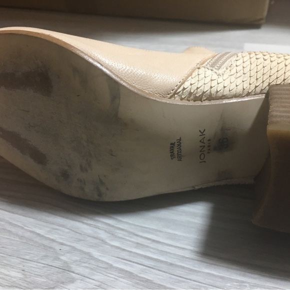 Jonak French brand distressed style cream leather bootie - Picture 3 of 3